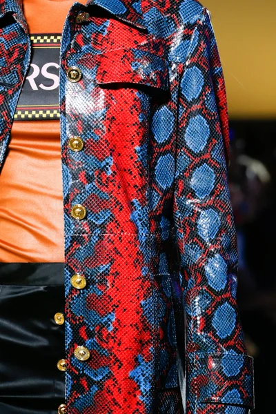 Look 28